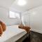 Stunning Modern Suite - King Bed - Free Parking & Netflix - Fast Wi-Fi - Long Stays Welcome