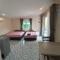 บ้านในสวนรีสอร์ทBannnaisuan Resort - 班武里府