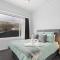 Lake Dunstan Cottage - Cromwell Holiday Home
