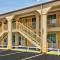 Super 8 by Wyndham Palestine TX