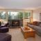 Foto: Greystone Lodge by Whistler Accommodation 48/122