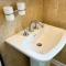 Cosy 3 bed with Parking- Family and Contractors