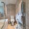 Seafront Apartment Private Garden & Free Parking