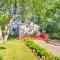 Elegant Home with Deck, 5 Blocks to Mayo Clinic