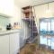 LikeU Guest house