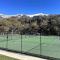 Walk to Slopes & Village, Stylish 2BR Thredbo Chalet with Garage