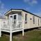 Fulmar 16, Scratby - California Cliffs, Parkdean, sleeps 6, pet friendly - 2 minutes from the beach! - Scratby