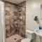 Cozy Key West Beach Cottage: Walk to Beaches!