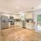 Hot Tub and Deck Gorgeous Retreat in Pocono Summit!