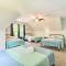 Hot Tub and Deck Gorgeous Retreat in Pocono Summit!