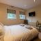 Stylish Central 2 Bedroom Apartment