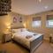 Stylish Central 2 Bedroom Apartment