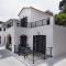 Eri Rooms to Let