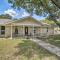 Buda Home with Deck and Fire Pit - 15 Mi to Austin! - 布达