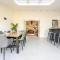 No1 Little Barrow Barns - Sleeps 10