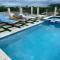 Luxury Studio Rooftop Pool n View unit #4