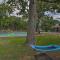 Kingston Home with Pickleball Steps to Lake Texoma! - Kingston