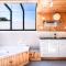 The Boathouse - Freycinet Holiday Houses
