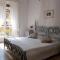 Beautiful floral apartment on Navigli