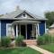 The Cottage! Chic Bungalow near Old Town Square!
