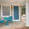Stunning Bungalow next to UNC - Free Bikes!