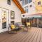 Vibrant Downtown Bungalow - Walk Everywhere!