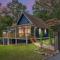 Blue Bear 4BR Cabin - Hot Tub, Starlink Wi-FI, Fire Pit, Sleeps 10 - Luray