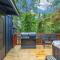 Blue Bear 4BR Cabin - Hot Tub, Starlink Wi-FI, Fire Pit, Sleeps 10 - Luray