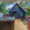 Blue Bear 4BR Cabin - Hot Tub, Starlink Wi-FI, Fire Pit, Sleeps 10 - Luray