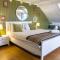 SOL Suite In The Village