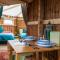 Mad Hatters Glamping & Campsite - Ely