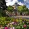 Gorgeous Townhome Steps from the Brewery District!