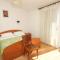 Rooms by the sea Pasman - 8223