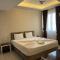 Grand Black Hotel