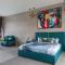 Colossus by StayVista - Riverside luxury villa in Khalapur with a Spacious pool, Sauna, Private theater, Gazebo & Lawn - 罗纳瓦拉