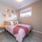 Executive Home - Long Stays Welcome - Garage Parking - Free WiFi & Netflix Executive Home - Long Stays Welcome - Garage Parking - Free WiFi & Netflix