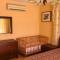 2 bedroom with private garden, walk to Nissi Beach, communal swimming pool