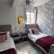 The Walrus Bar and Hostel