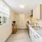 Cozy Apartment In Estepona With Wifi - إِستيبونا