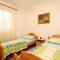 Apartments with a parking space Rukavac, Vis - 8836 - Vis
