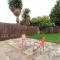 Private Parking Home Away From Home FrEsH 2 Bedroom Garden
