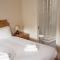 Courtyard Holiday Cottage No 8 by Trident Holiday Homes
