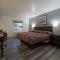 Greenwoods Inn & Suites