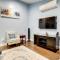 Escape to our cozy 3 Bed Rm 2 Bath Unit in Alexandria VA - الإسكندرية