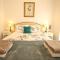 Bridgecroft Villa - French Provincial in Richmond with spa