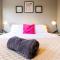 Cheerful Queens Quarters Boutique Rooms - Hartford