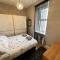 The Beach Front Apartment, Amazing Frontline Sea Views