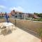 Studio Cres 7984a