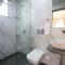 Enchanting Pastures by StayVista - A Hill-view villa with Pool, Lawn, Gazebo & Terrace - 科波利