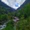 Attic Monkey Hostel - Old Manali - Manāli